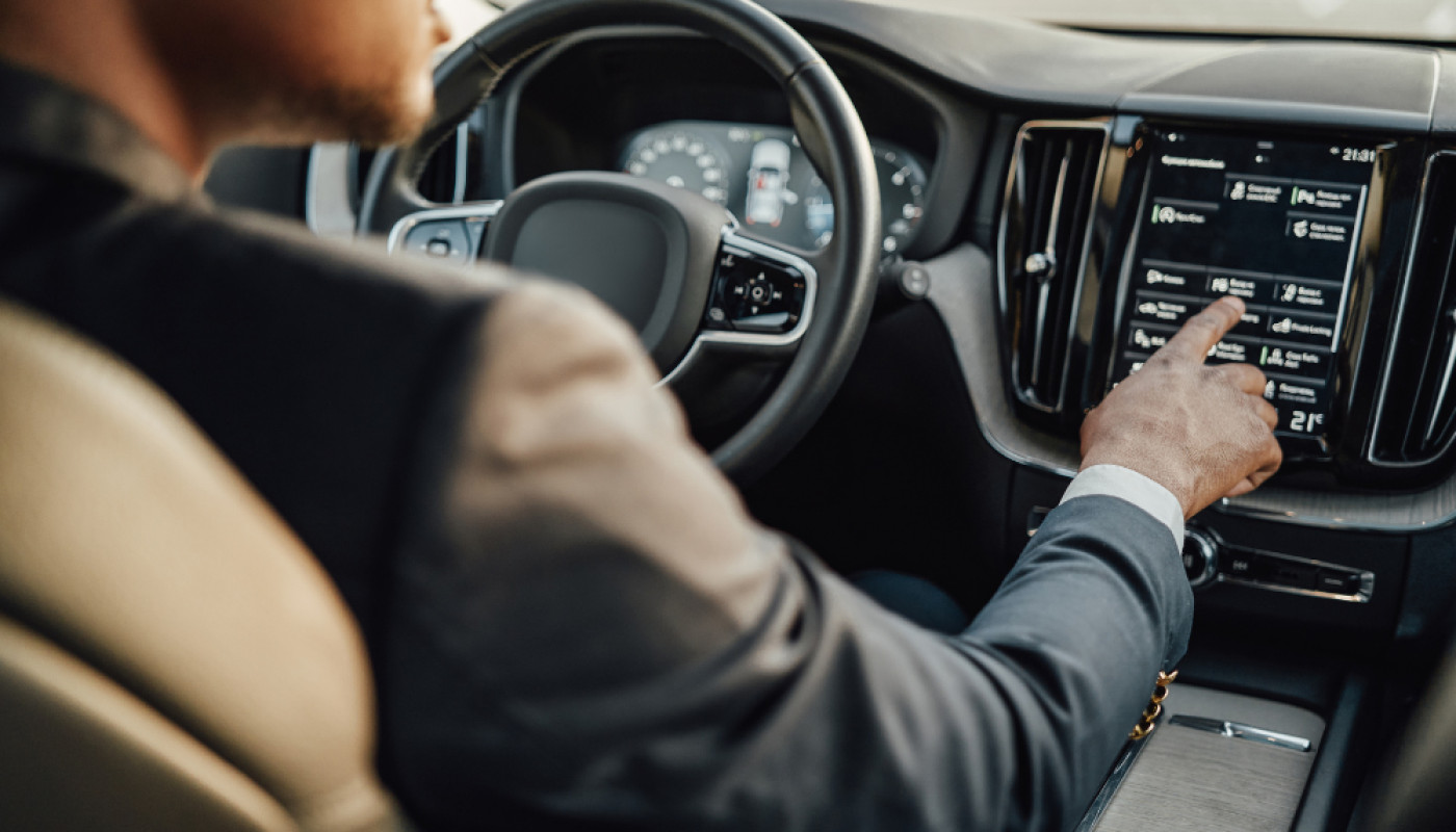 Luxotica, your one and only online booking driver in Nice !